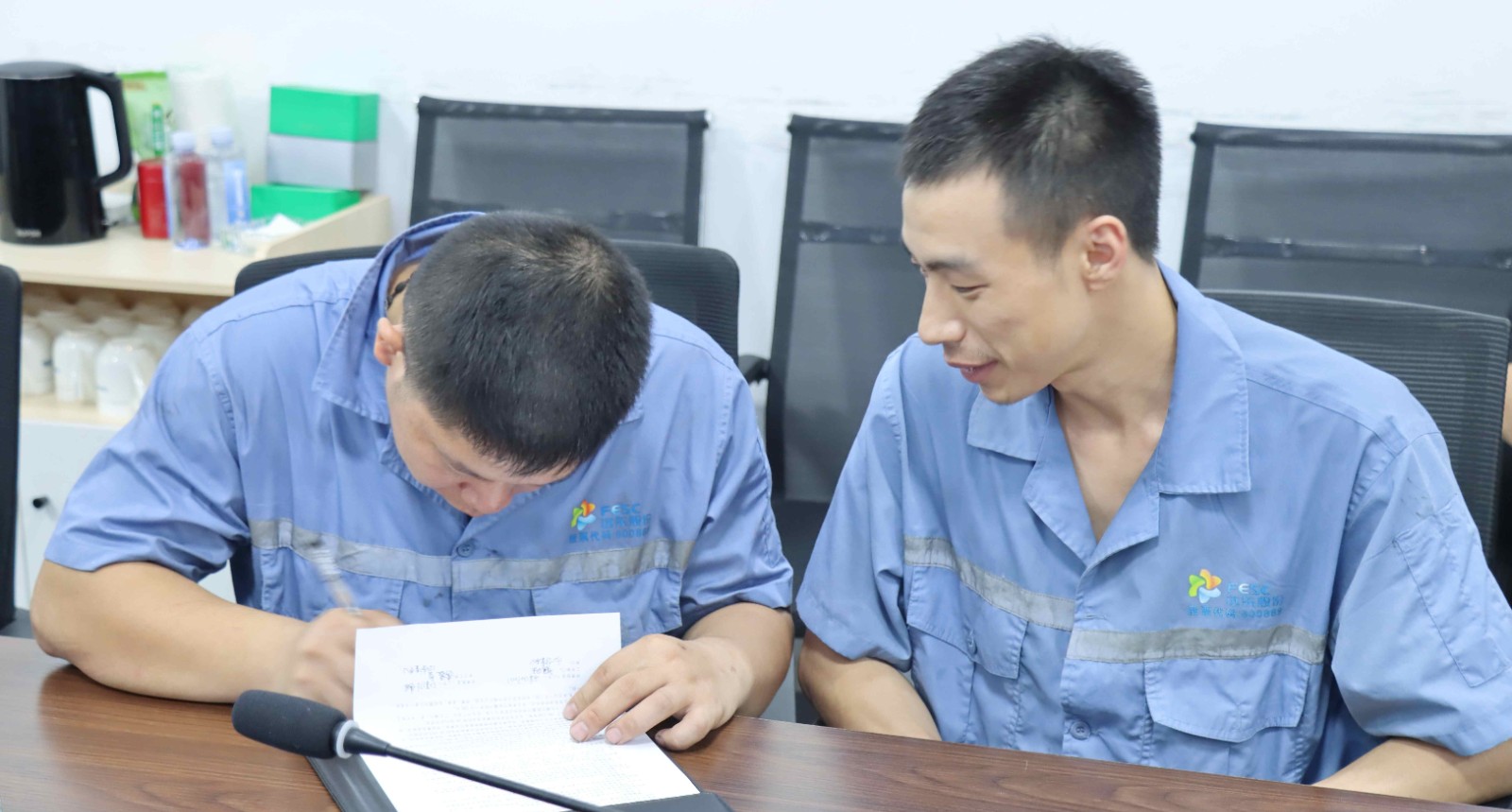 13398771155851065.jpg 13398771155851065.jpg